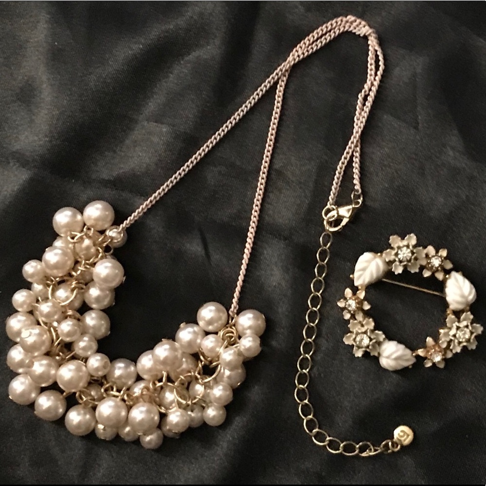 Necklace & Brooch Bundle